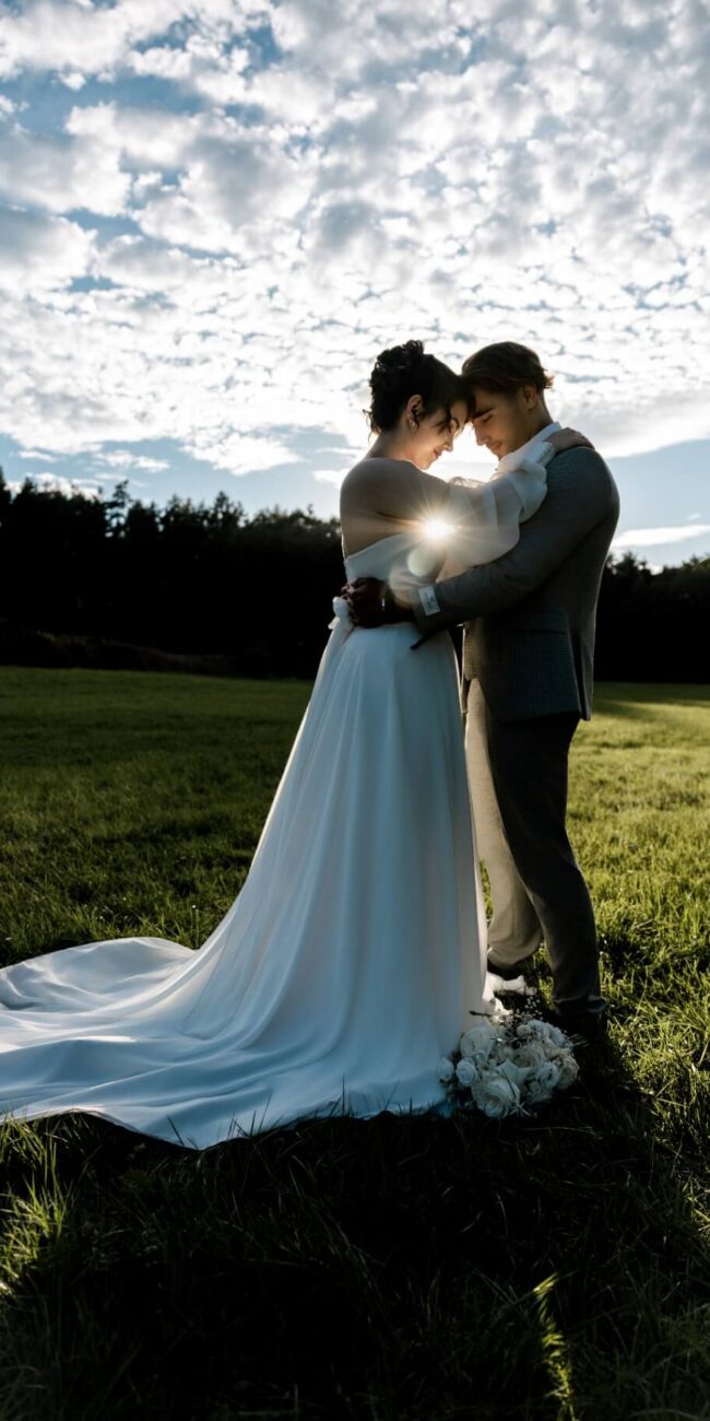 Nina und Adrian, Sonne scheint durch das Paar