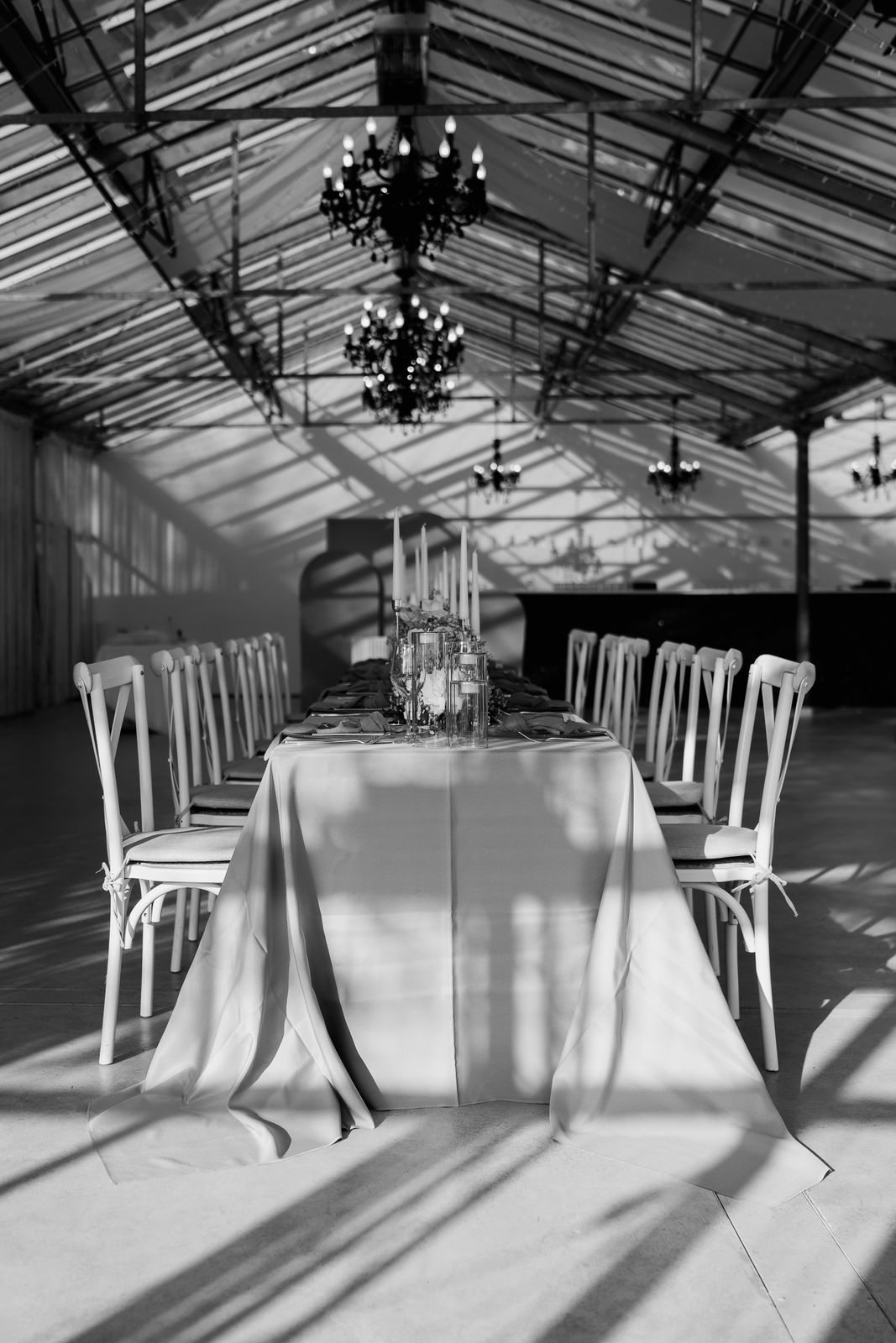 Festtafel schwarz weiß Hochzeitsplaner Bayern